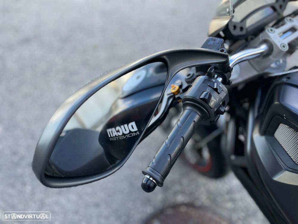Ducati Monster 696 + - 4