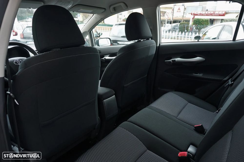 Toyota Auris 1.33 VVT-i Life+ - 12