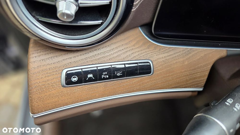 Mercedes-Benz Klasa E 220 d 4-Matic All-Terrain - 10