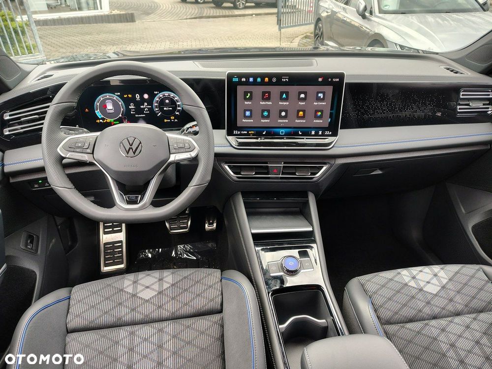 Volkswagen Tiguan - 10