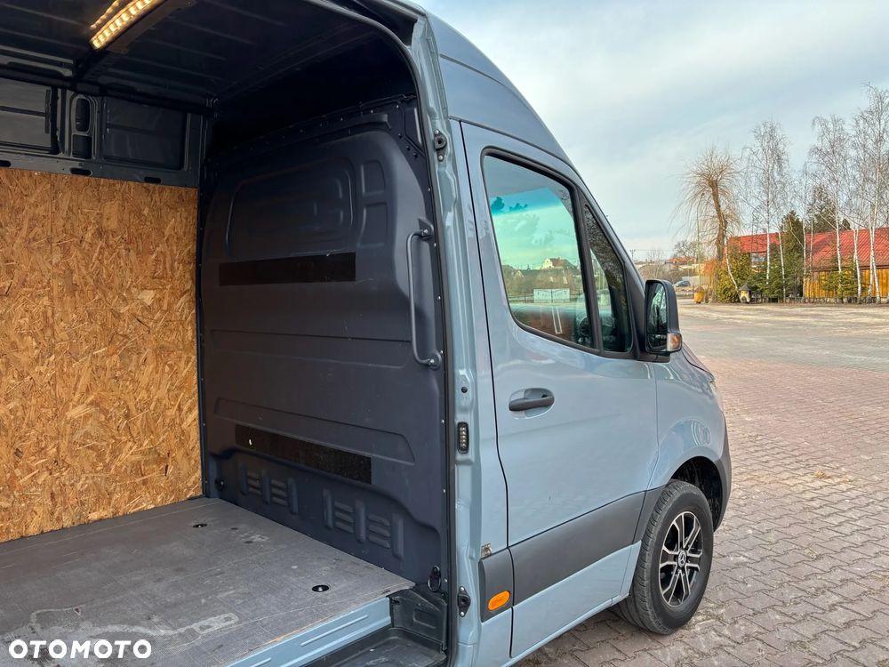 Mercedes-Benz Sprinter - 5