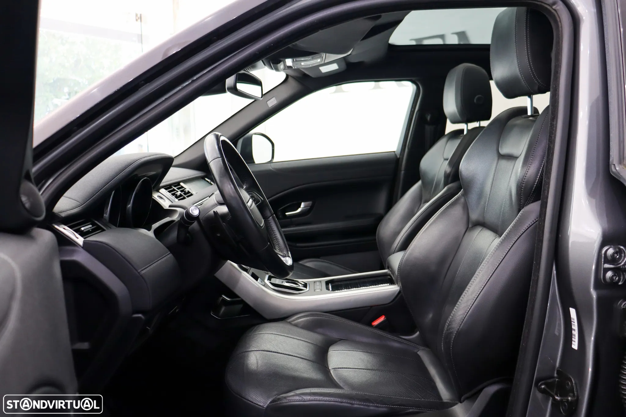 Land Rover Range Rover Evoque 2.0 D150 AWD R-Dynamic HSE Auto - 7