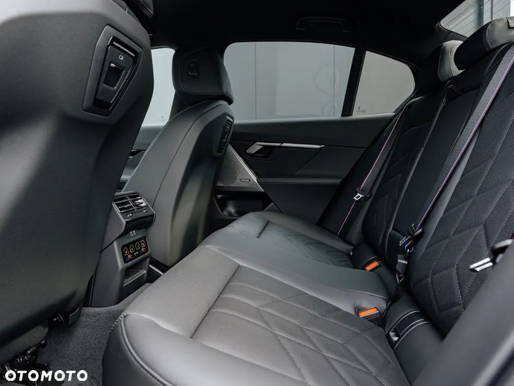 BMW Seria 5 530e PHEV - 13