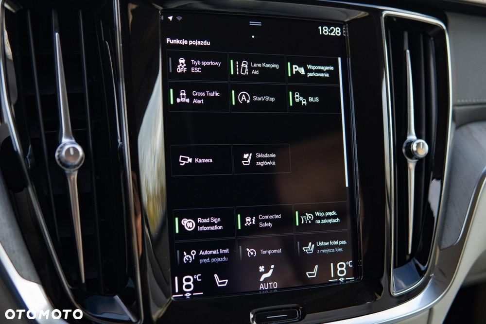 Volvo V60 Cross Country Pro B5 B AWD - 26