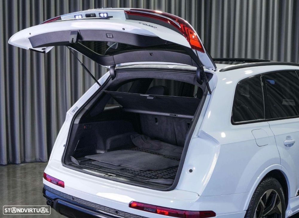 Audi Q7 55 TFSI e quattro tiptronic S line - 13