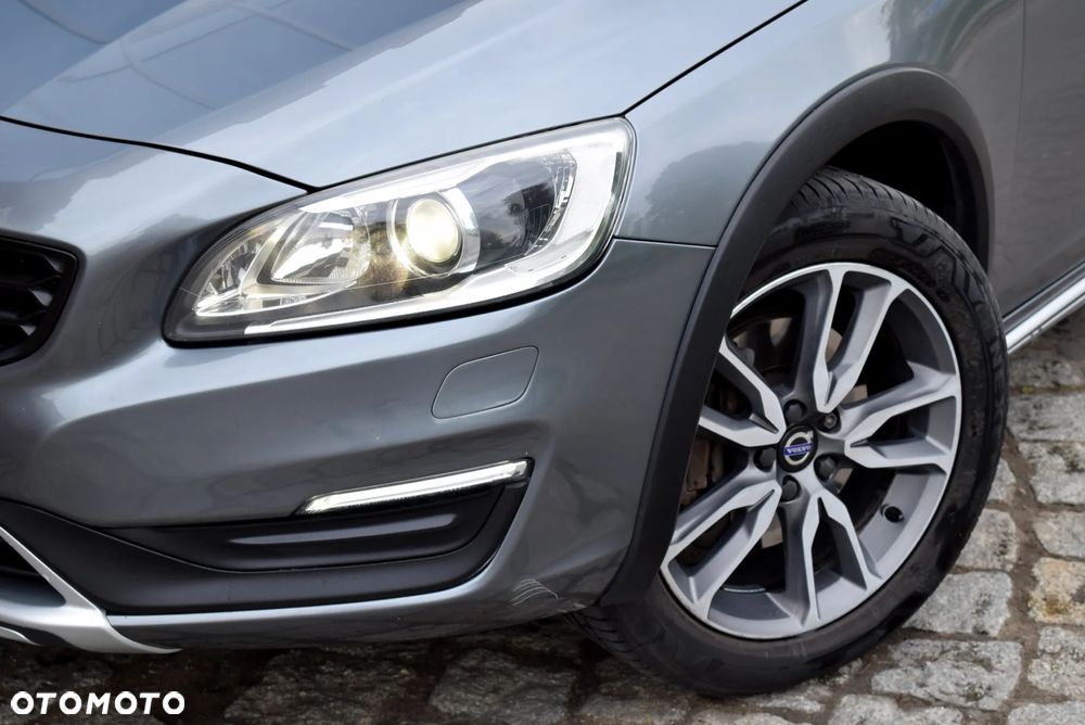Volvo V60 Cross Country D3 Drive-E Summum - 11