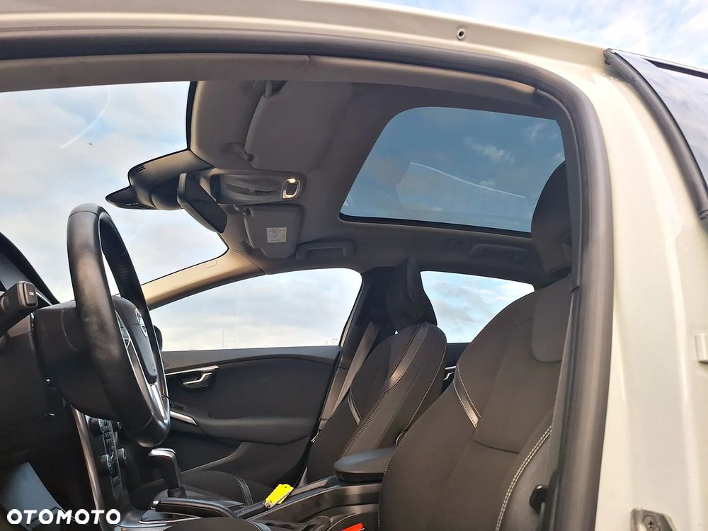 Volvo V40 D2 Momentum - 17