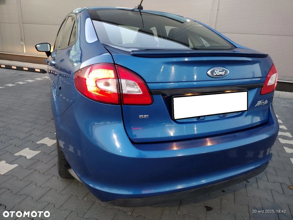 Ford Fiesta - 8