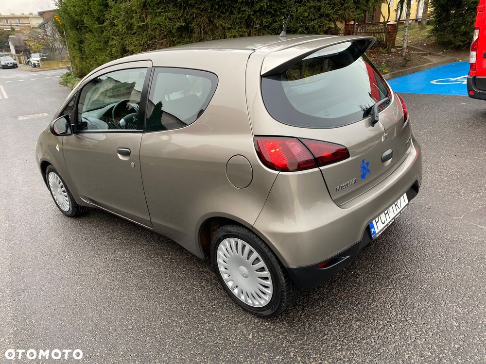 Mitsubishi Colt 1.1 - 9