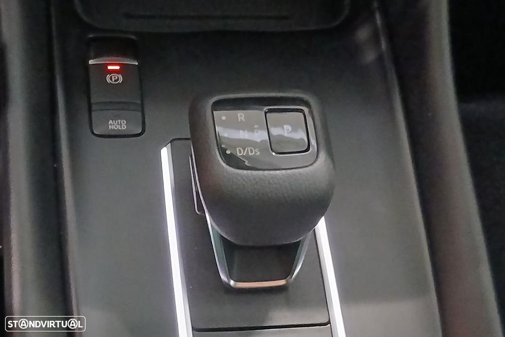 Nissan Qashqai 1.3 DIG-T N-Connecta Xtronic - 8