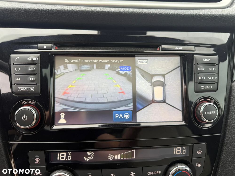 Nissan Qashqai 1.6 DCi Xtronic TEKNA - 23
