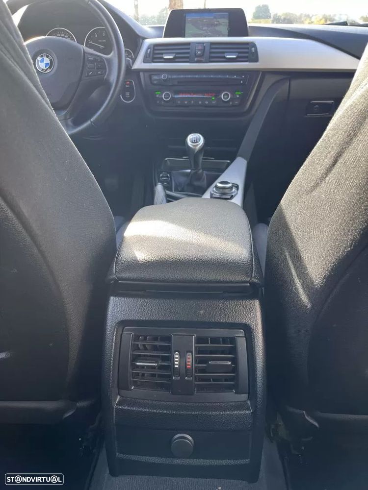 BMW 320 d Touring Sport Line - 47