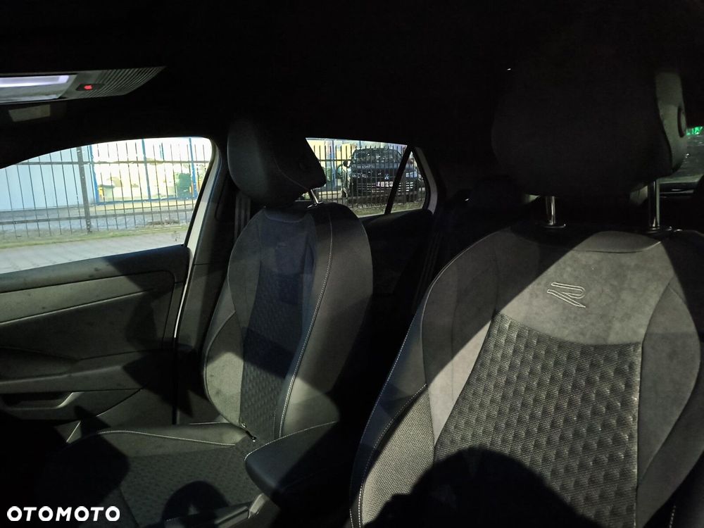 Volkswagen T-Roc 1.5 eTSI R-Line DSG - 10