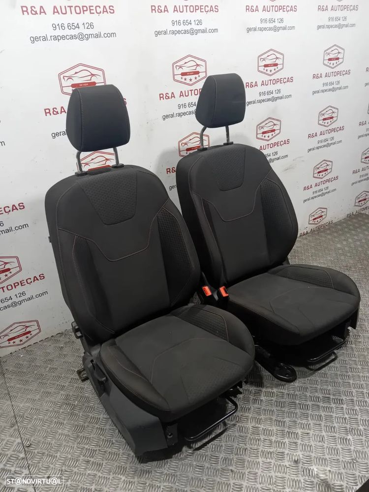 Conjunto Bancos Nissan Juke em Tecido Costuras Vermelhas Originais - 5