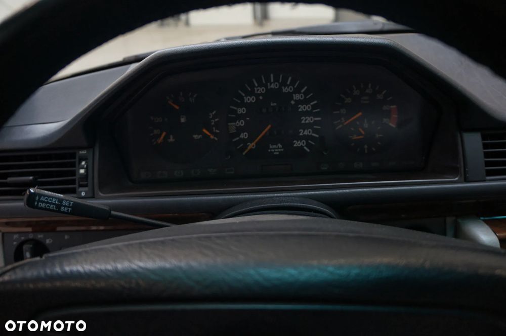 Mercedes-Benz W124 (1984-1993) - 34