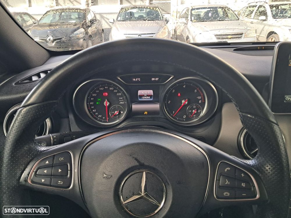 Mercedes-Benz CLA 180 d Shooting Brake - 6