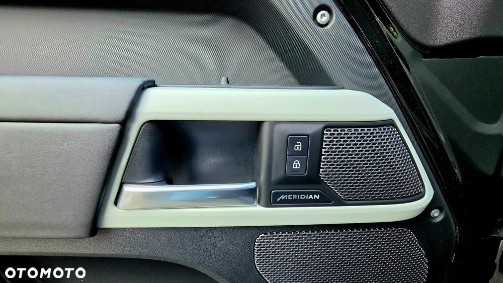 Land Rover Defender 3.0 D250 mHEV XS Edition - 26