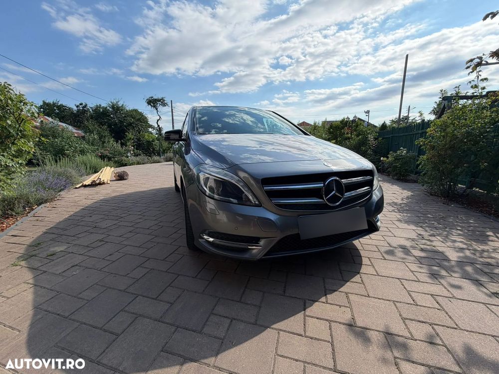 Mercedes-Benz B 180 - 1