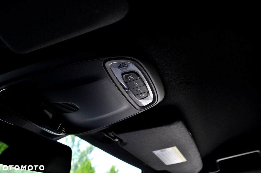 Volvo V40 D3 R-Design Summum - 26