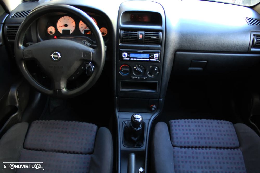 Opel Astra 1.6i Sport - 17