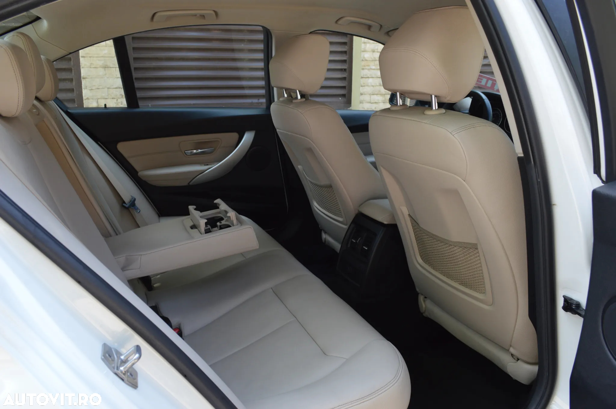 BMW Seria 3 320d Efficient Dynamic Edition Aut. - 29