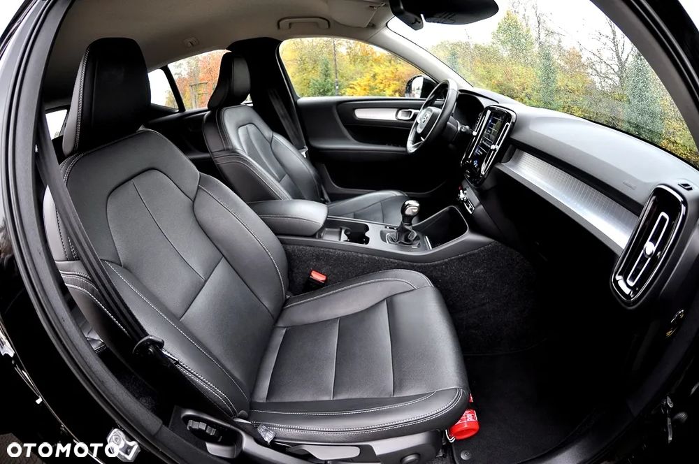 Volvo XC 40 D3 Momentum Pro - 21