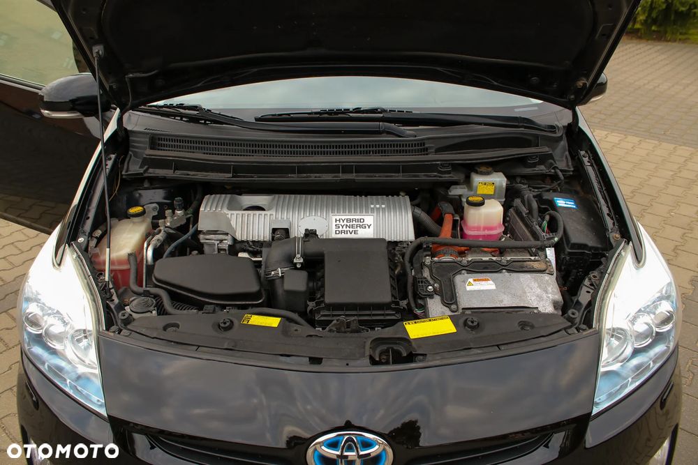 Toyota Prius (Hybrid) Executive - 39