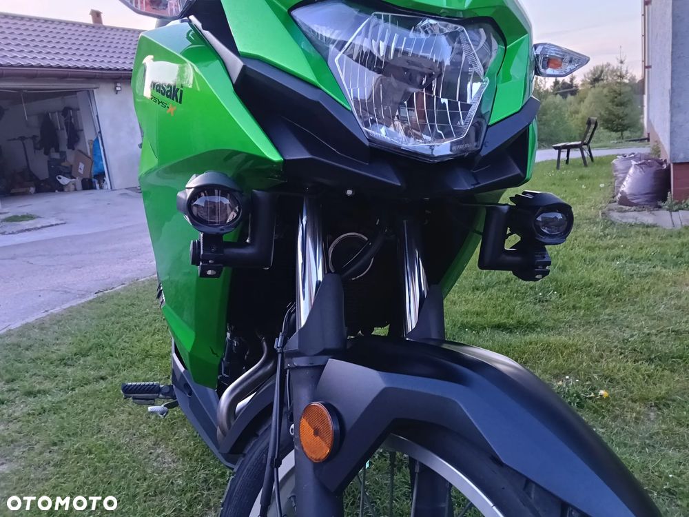 Kawasaki Versys-X 300 - 14