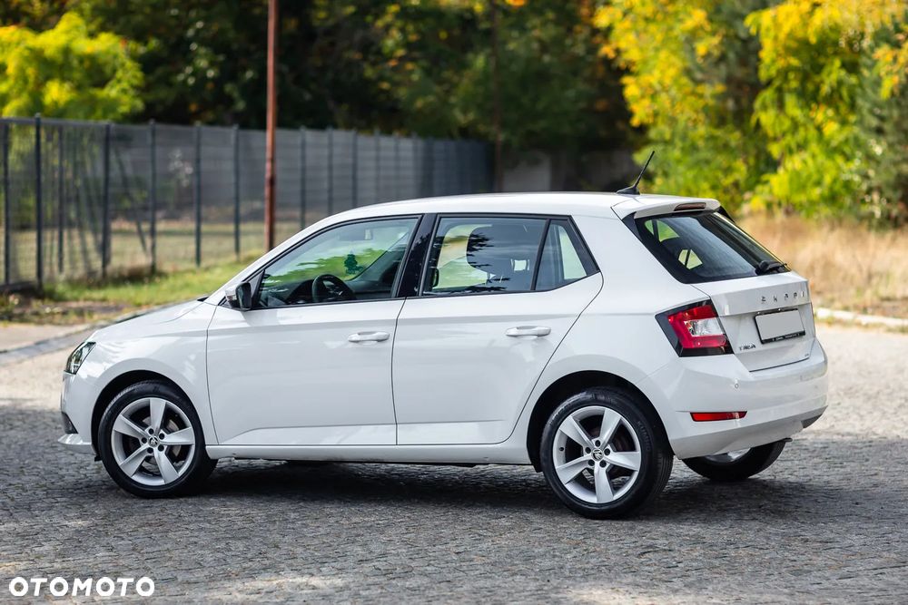 Skoda Fabia - 10