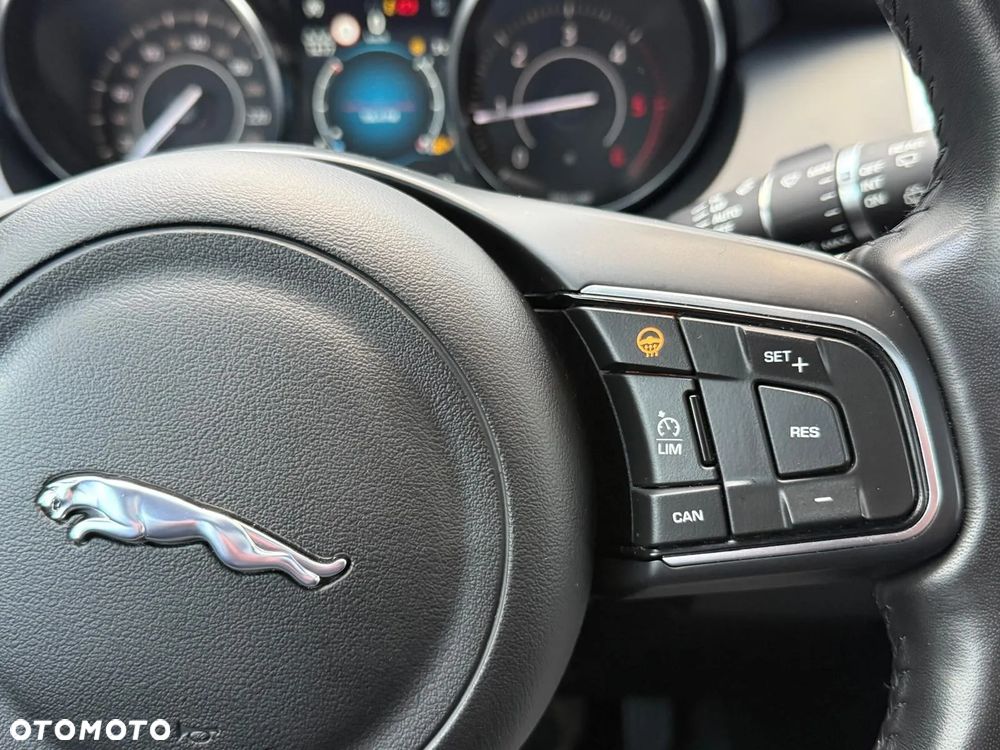 Jaguar E-Pace D180 AWD S - 35