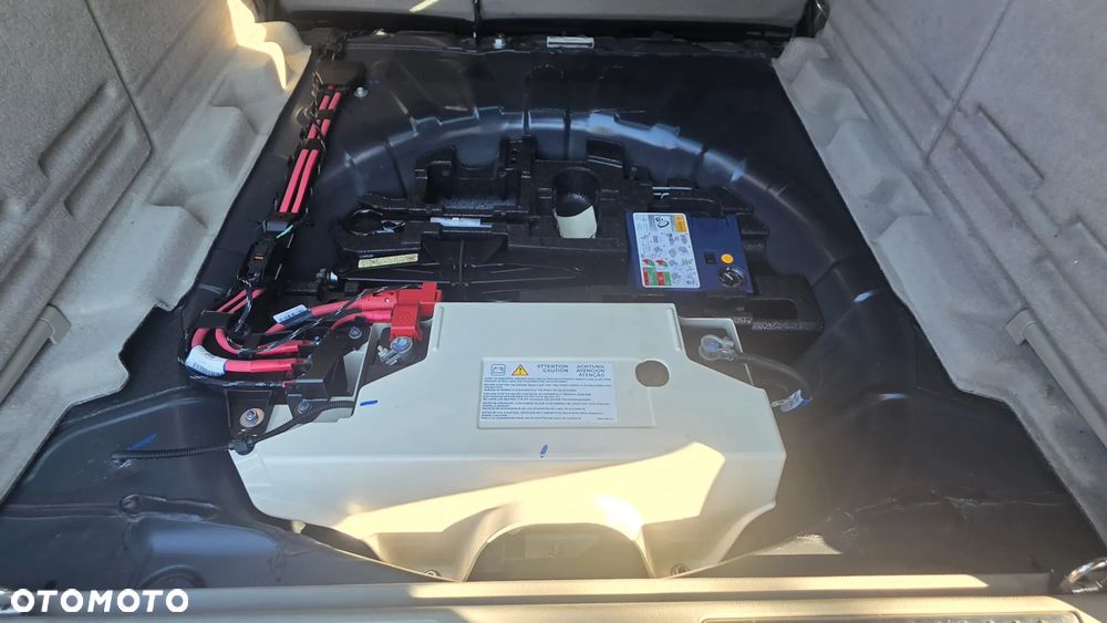 Renault Laguna V6 dCi 235 FAP GT - 23