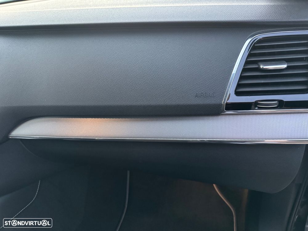 Volvo XC 90 2.0 D4 R-Design - 27