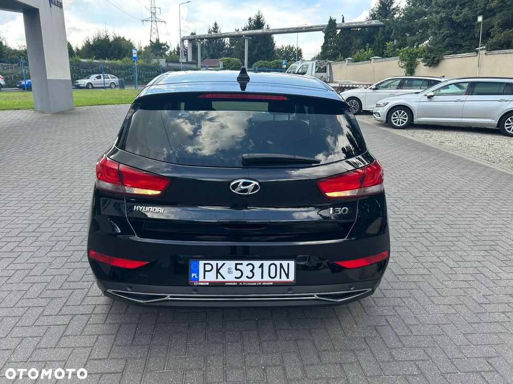 Hyundai i30 1.6 D Comfort - 14