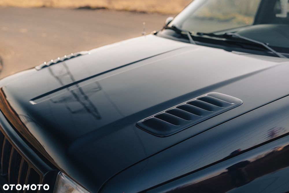 Jeep Grand Cherokee - 36