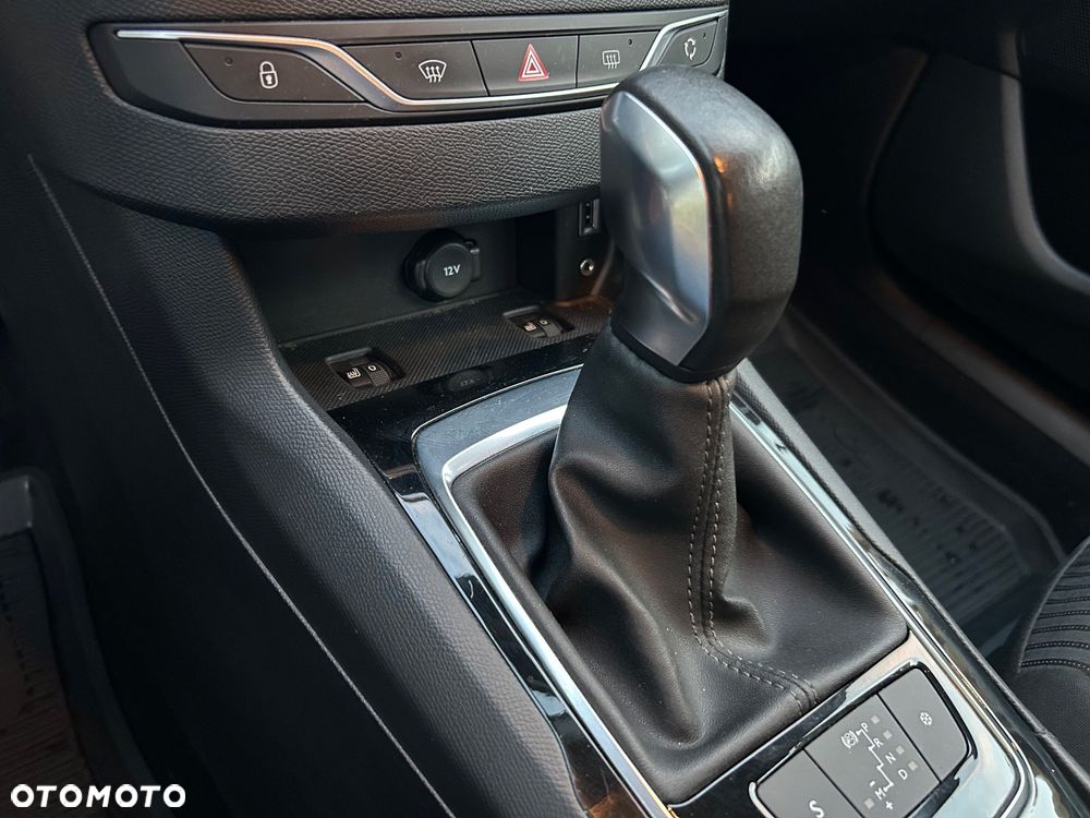 Peugeot 308 1.2 PureTech GPF Active Pack S&S EAT8 - 18