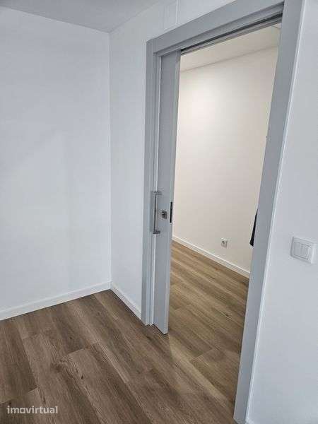 Bom apartamento t2 +1  com logradouro  centro de Almada - Grande imagem: 3/12