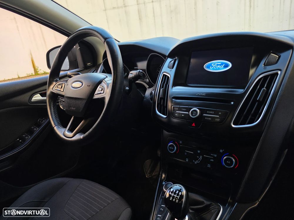 Ford Focus SW 1.5 TDCi Titanium - 43