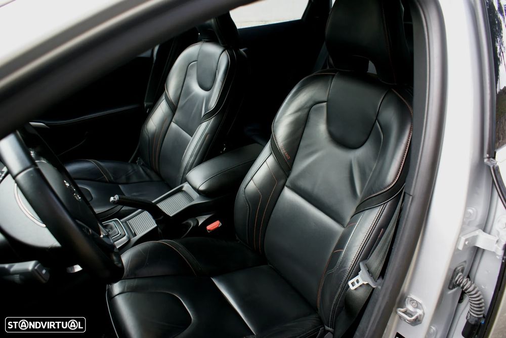 Volvo V40 2.0 D3 VOR - 22