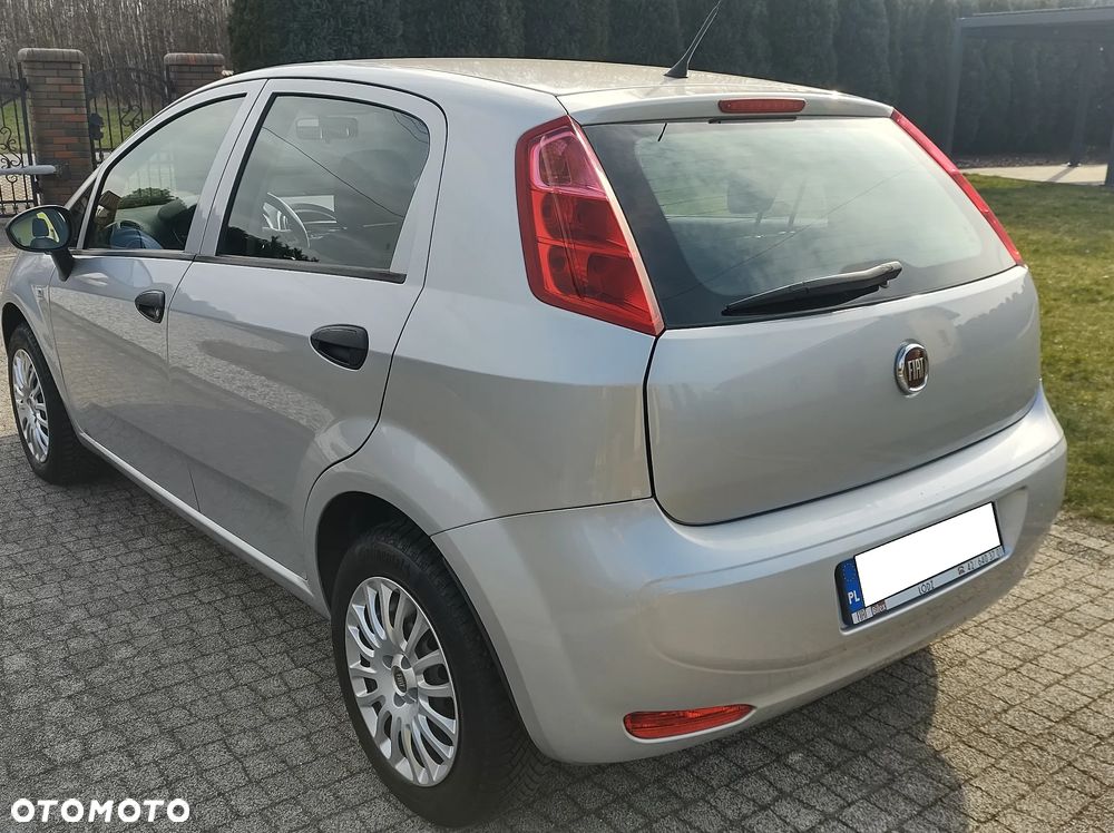 Fiat Punto 1.4 Young - 4