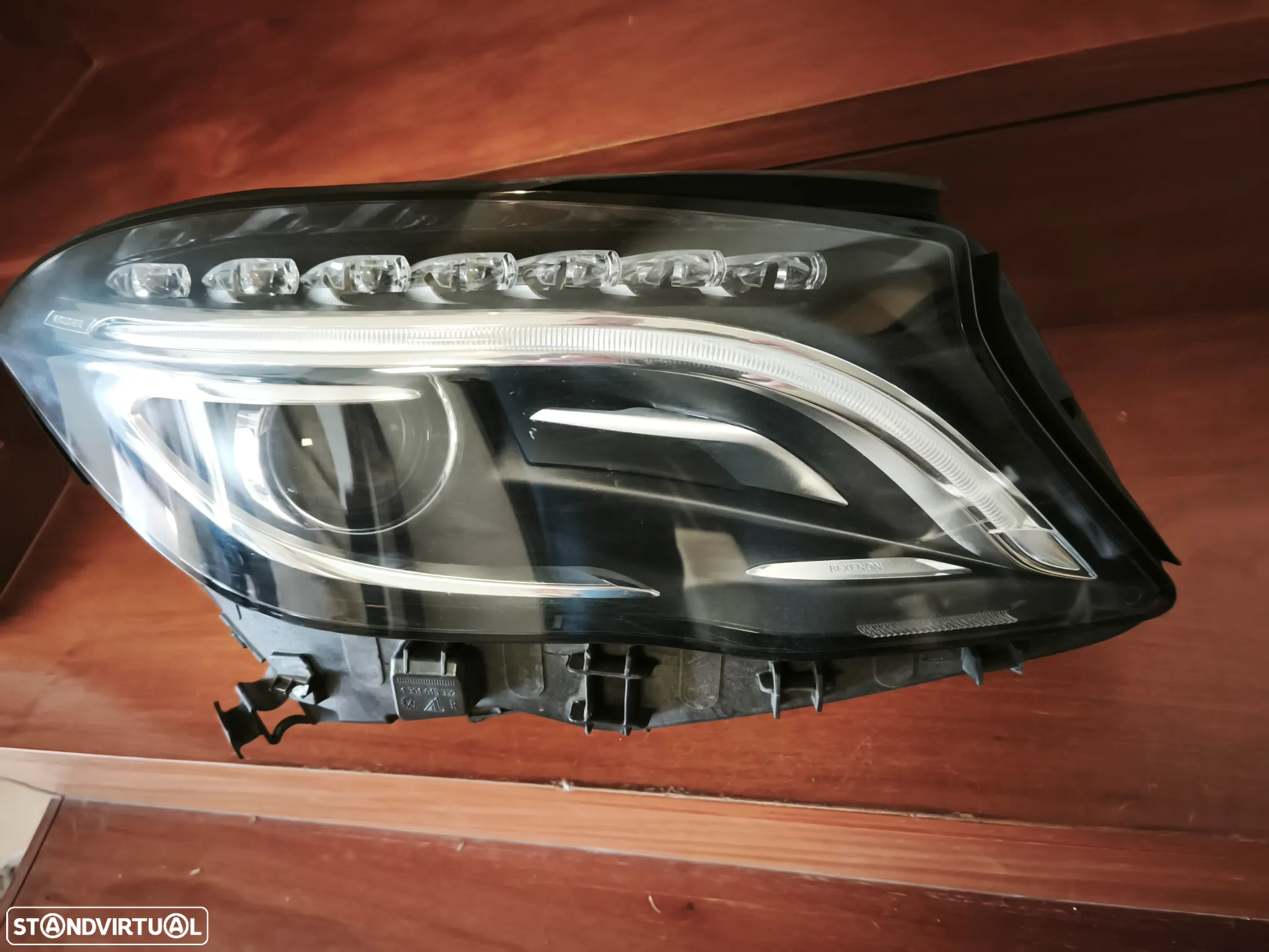 Farol direito bi-xenon LED Mercedes GLA w156 - 2
