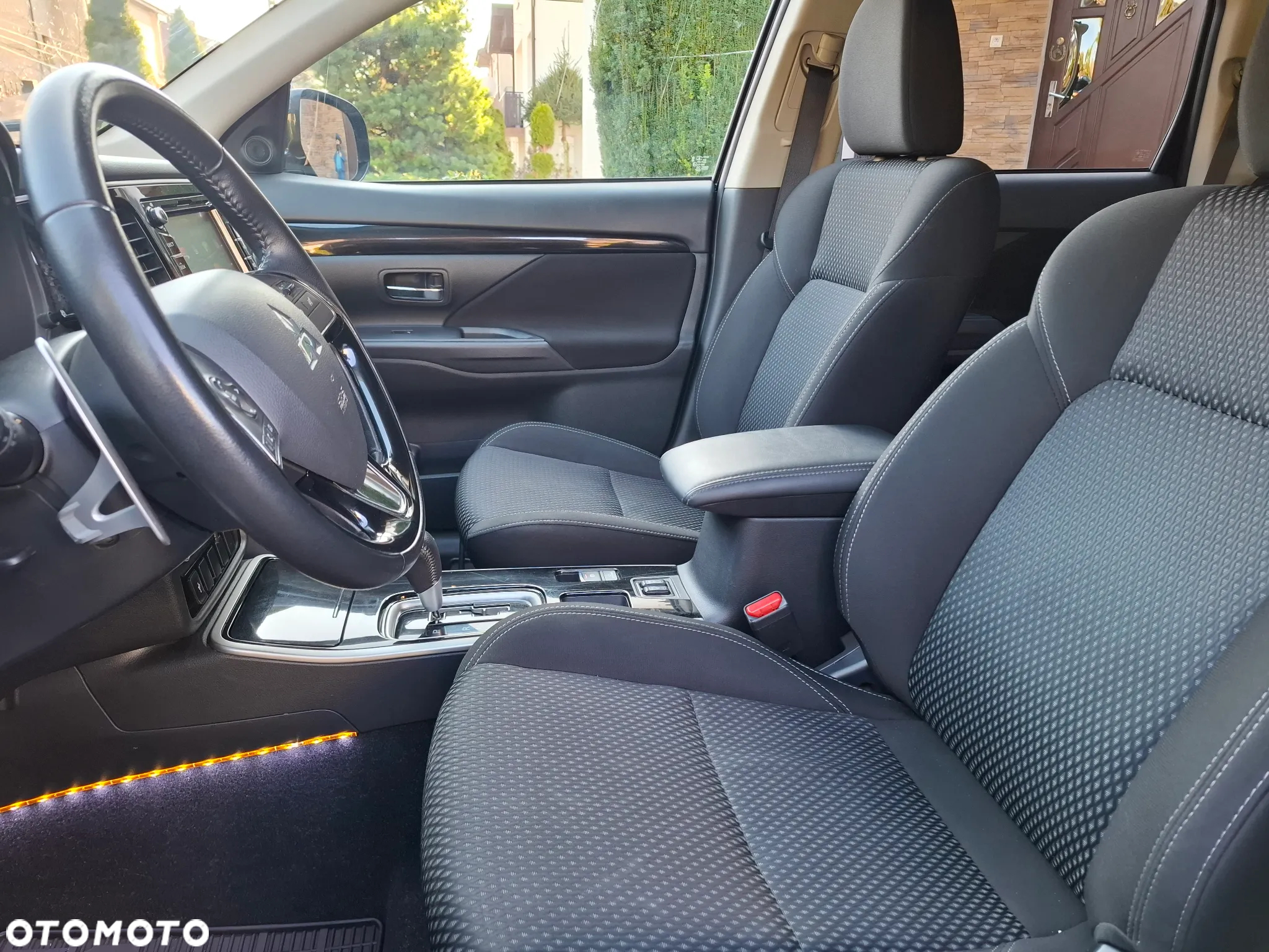 Mitsubishi Outlander 2.0 Intense 2WD CVT - 14