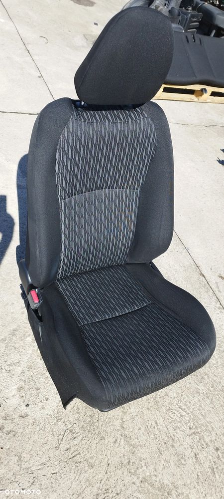 Toyota Yaris III 5d fotel kierowcy - 2