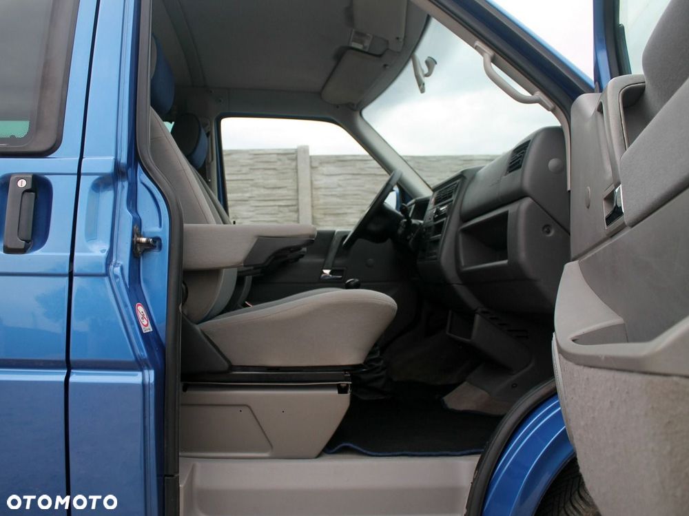 Volkswagen Multivan - 31