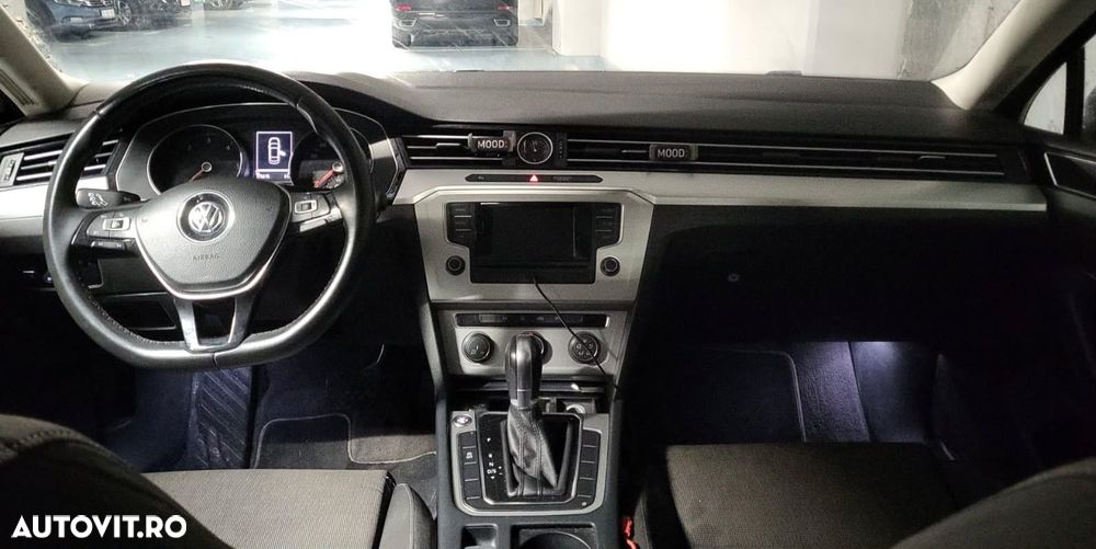 Volkswagen Passat - 4