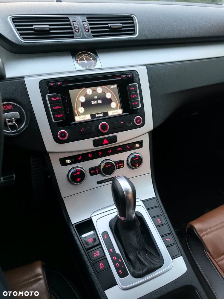 Volkswagen Passat - 17
