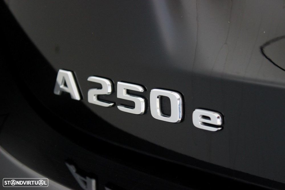 Mercedes-Benz A 250 e AMG Line - 6