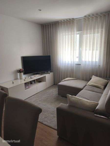 Casa T2 para arrendar - Grande imagem: 2/5