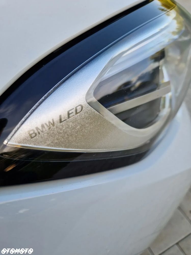 BMW Seria 3 318d mHEV - 9