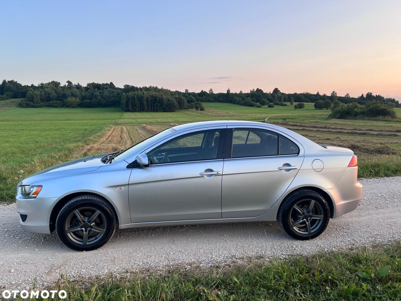 Mitsubishi Lancer - 8