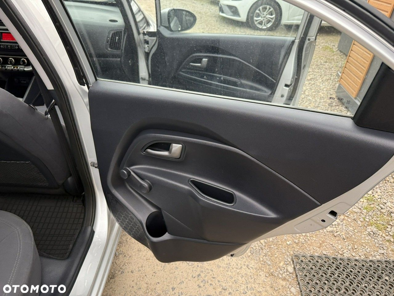 Kia Rio - 20